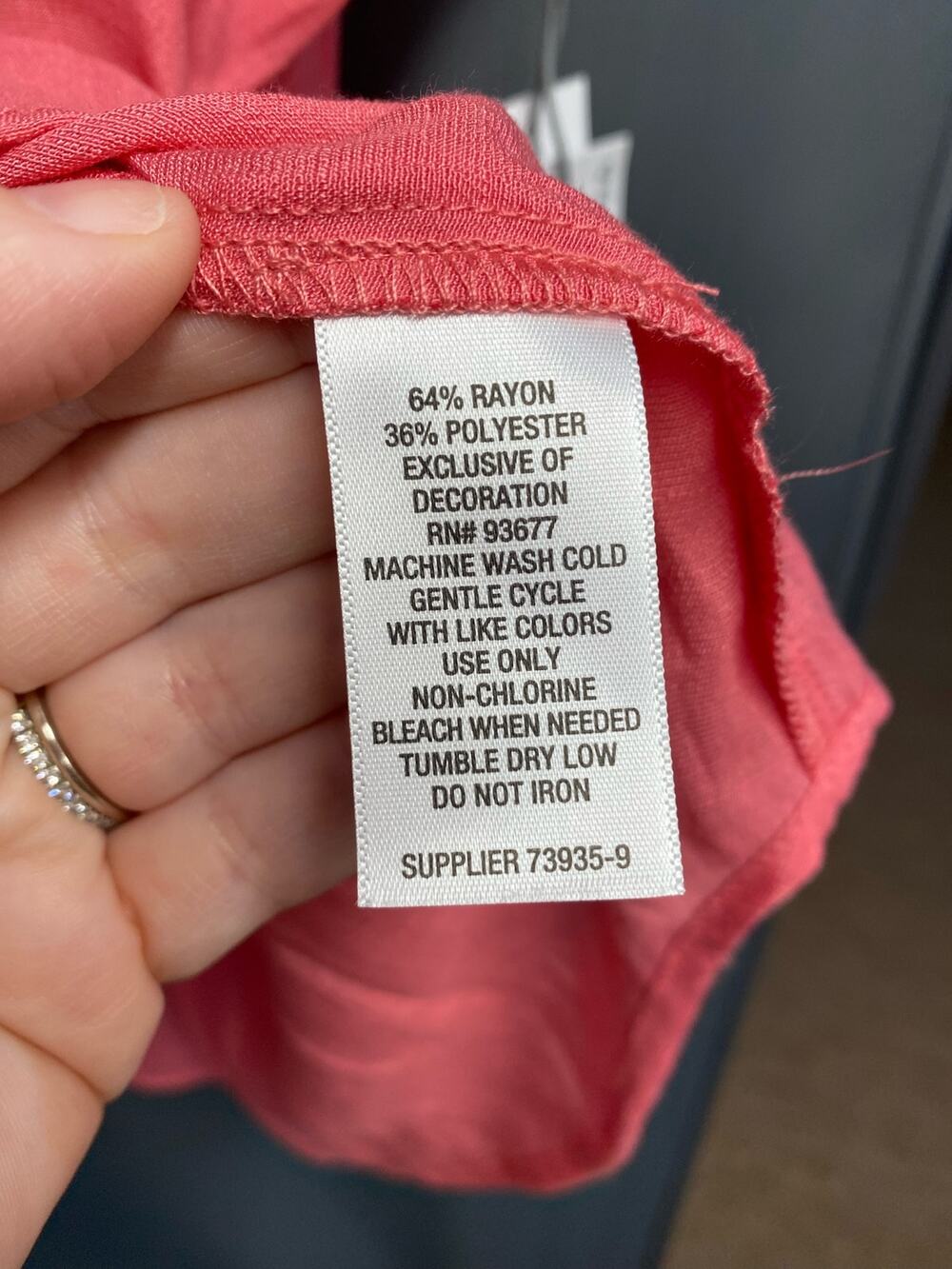 Liz Claiborne PXL- lightweight coral (b49)